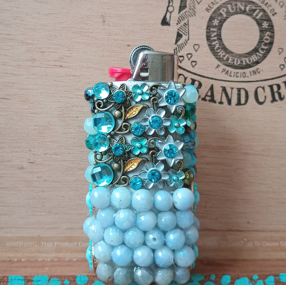Elegant Blue Beaded Lighter Case
